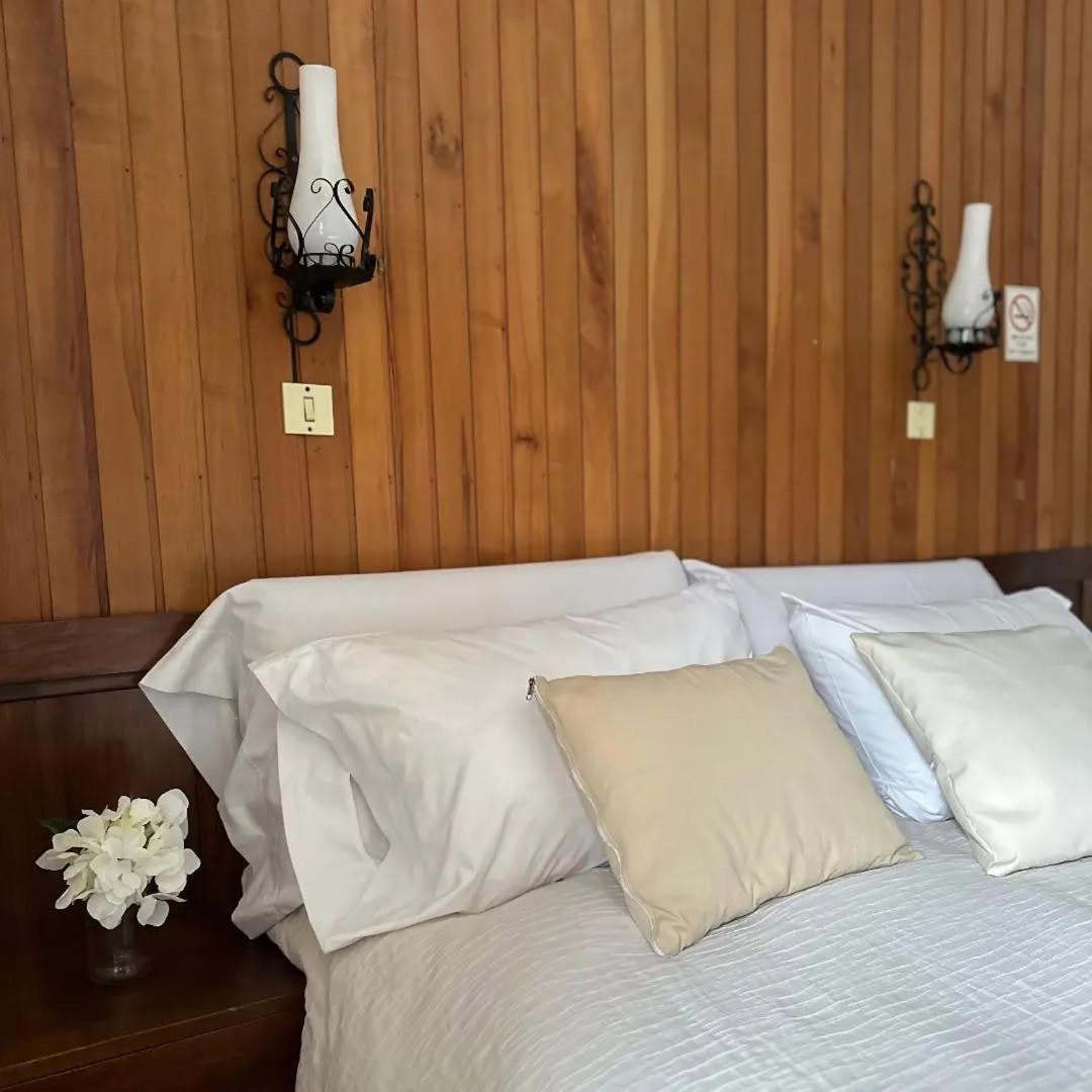 Hosteria Cerro Nevado San Martín de los Andes Eksteriør billede